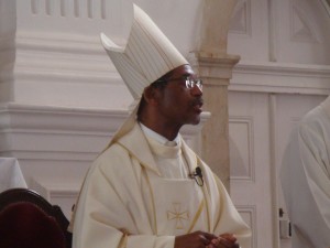 Dom Arlindo Furtado, Bispo da Diocese de Santiago e Administrador Apostólico de Mindelo, tem exortado os políticos e cidadãos a manterem a racionalidade e elevação durante a campanha política para as eleições legislativas de 6 de Fevereiro de 2011. Dom Arlindo Furtado, Bispo da Diocese de Santiago e Administrador Apostólico de Mindelo, tem exortado os políticos e cidadãos a manterem a racionalidade e elevação durante a campanha política para as eleições legislativas de 6 de Fevereiro de 2011.